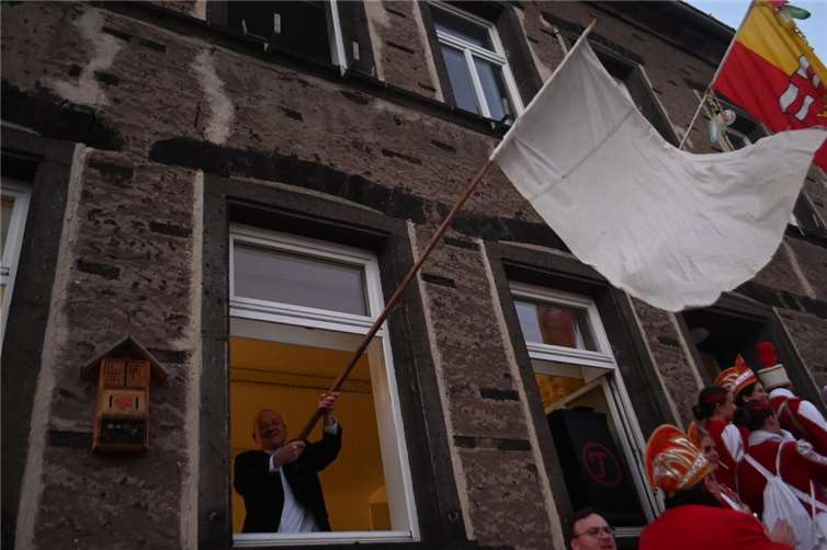 Stadtbürgermeister Gerd Klasen musste früh die weiße Flagge hissen.