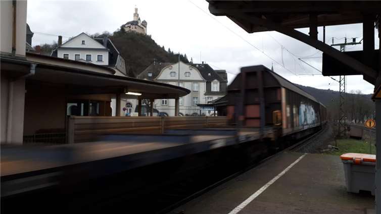 Stadtbürgermeister Günter Goß setzt sich bei Deutscher Bahn für umfassenden Lärmschutz für Braubach ein. Foto: Stadt Braubach/Markus Fischer