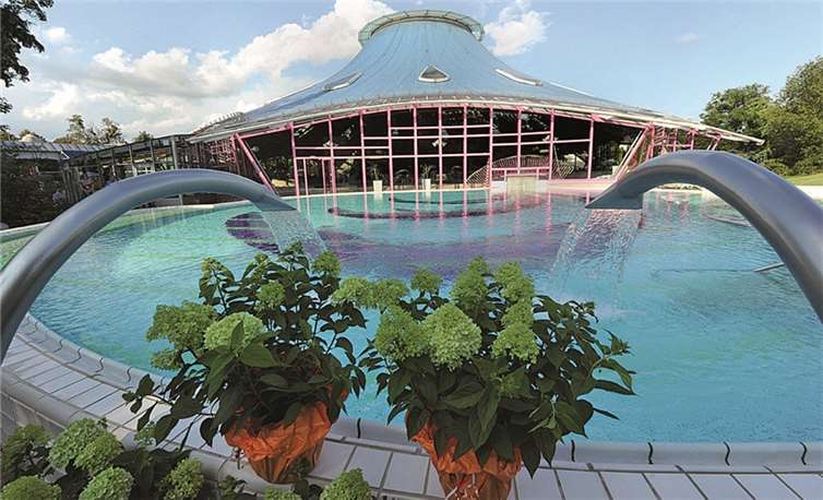 Stadtbürgermeister Guido Orthen erinnerte an die vereinten Anstrengungen, die nötig waren, um die Ahr-Thermen zu erhalten.FIX