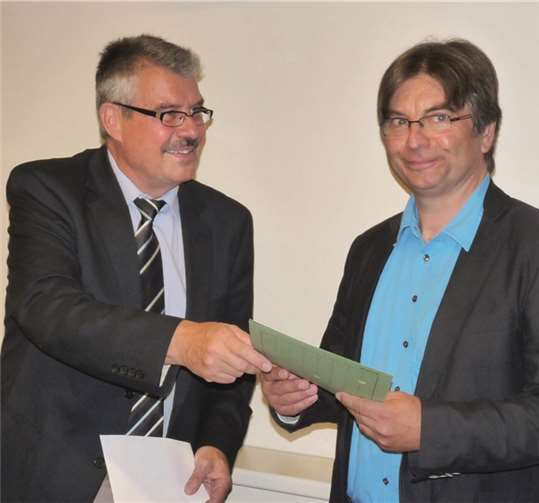 Mendiger Stadtrat wählte Konrad Böhnlein zum Beigeordneten Stadtbürgermeister Hans Peter Ammel vereidigte Konrad Böhnlein als Beigeordneten.
