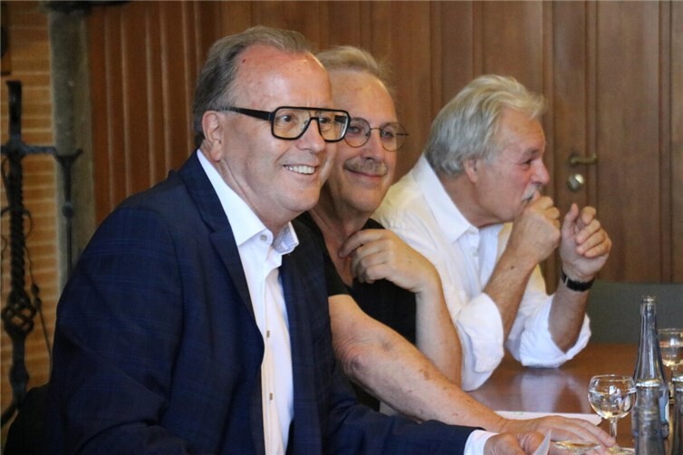 Stadtbürgermeister Helmut Muthers begrüßte die Gäste im Historischen Rathaus zur feierlichen Ernennung von Richard Wester als erstem StadtStrünzer der Welt.