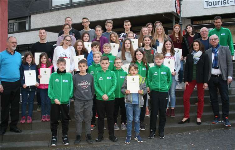 Stadtbürgermeister Raimund Bogler begrüßte rund 50 Sportlerinnen und Sportler.Foto: privat