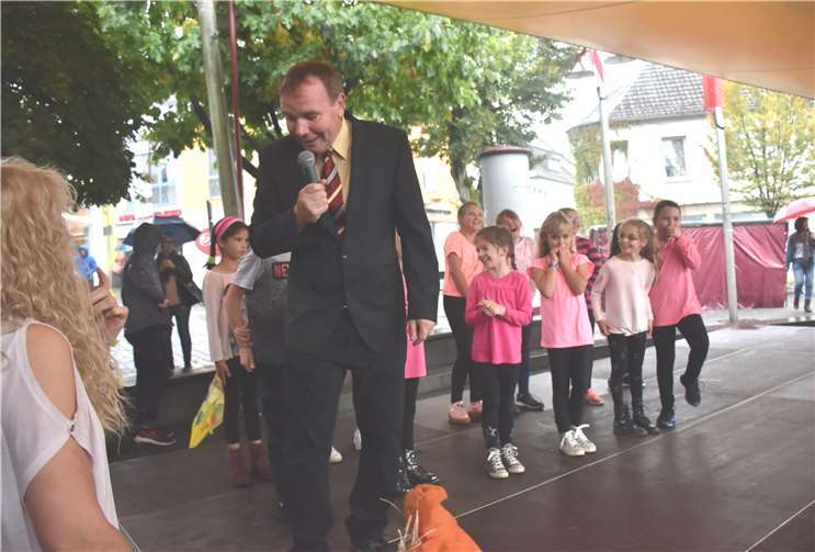 Stadtbürgermeister Thomas Vis führte durch das Rahmenprogramm.