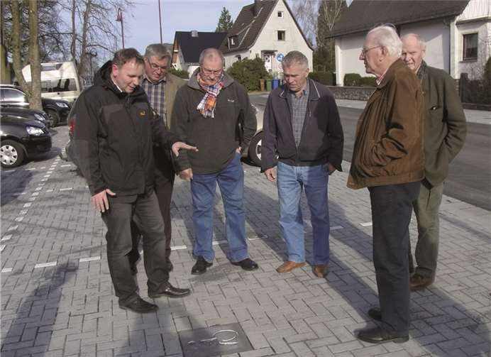 Stadtbürgermeister Thomas Vis (l.) und die Mitglieder des Seniorenbeirats Jochen Schumacher, Walter Ertelt, Wolfgang Bayer, Peter Supthut und Harald Wendt. privat