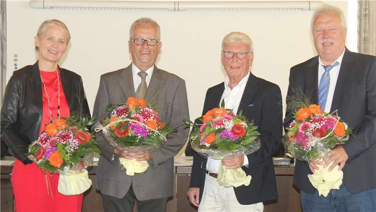 Neuer Stadtrat von Montabaur nimmt seine Arbeit auf Stadtbürgermeisterin Gabi Wieland und ihre frisch gewählten Stellvertreter Gerd Frink, Karl Josef Hübinger und Peter Piroth.Foto: Stadt Montabaur