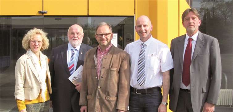 Stadtbürgermeisterkandidat Peter Stäblein, Fraktionsvorsitzender Dieter Klöckner, MdL sowie die beiden Ratskandidaten Dr. Christa Weichert und Dieter Necker zu Gast bei Werner Meurer im Berufsförderungswerk. Privat