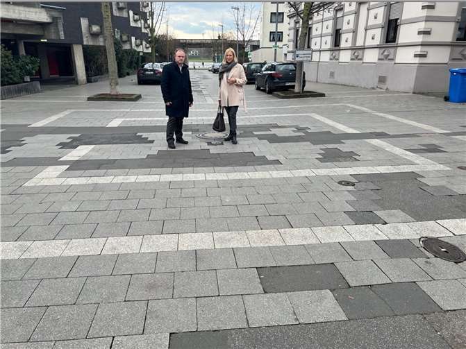 Stadträtin Gudrun Vielmuth mit OB Jan Einig. Foto: privat