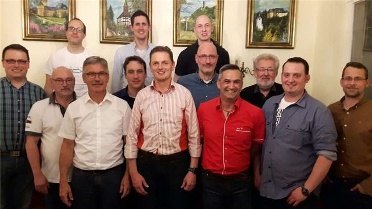 Stadtsoldatenvorstand: Michael Degen (Adjutant), Friedhelm Trapp (Wagenbaumeister/ Zeugwart), Jürgen Ziegler (Kassierer) Ferdi Ehrenberg (Pressewart), Dominik Wilsberg (Geschäftsführer), Stefan Unkel (stv. Kassierer), Markus Paffhausen (Kommandant), Michael Westhofen (stv. Geschäftsführer), Michael Buch (Schriftführer), Ralf Kirschbaum (Literat), Bert Gaebler (Vertreter der inaktiven Stadtsoldaten), Andreas Salz (Klamottenbär), Markus Mollberg (Tambourmajor) (v. l.).privat