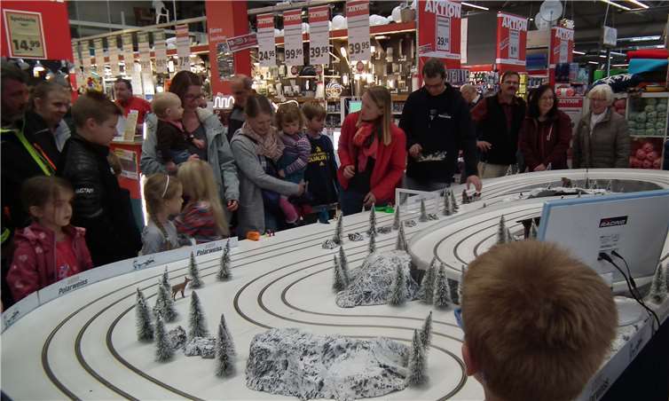 Ständig belagert war die Husky-Rennbahn.privat