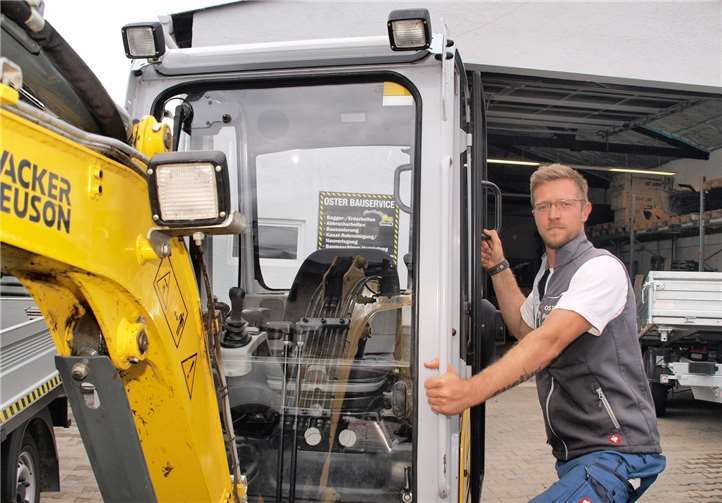 Ständig selbst mit den Fahrzeugen im Einsatz ist der Chef ein Vorbild für seine Mitarbeiter. US