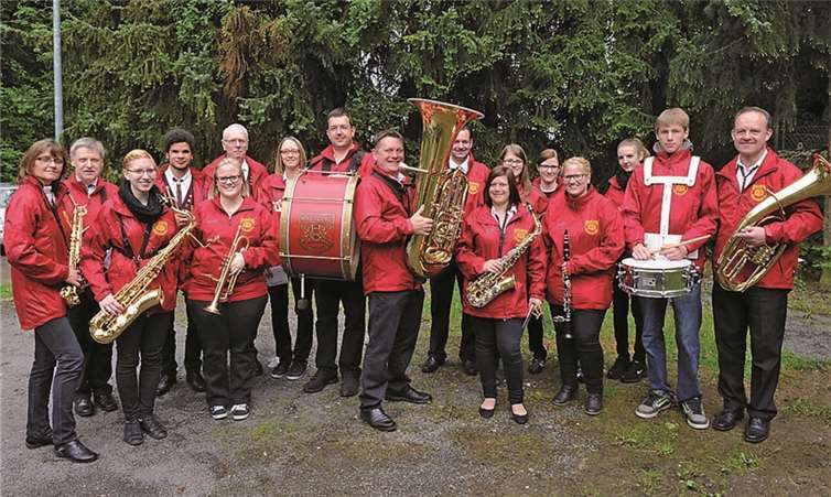 Ständiger Begleiter bei Festzügen, die Musikkapelle Nachtsheim.privat