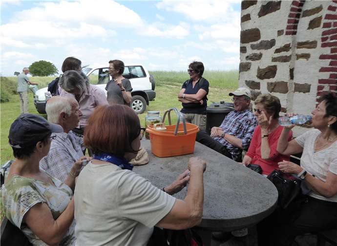 Stärkung am Ausoniusstein.