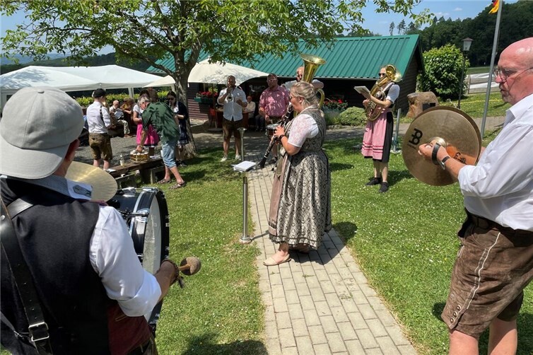 Stammgäste in Ohlenberg: Die Kuhlen Musikanten aus Vettelschoss.