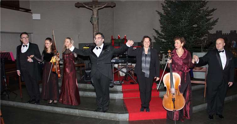 Standing Ovations war der Dank des Publikums für die Akteure des Konzerts. WK