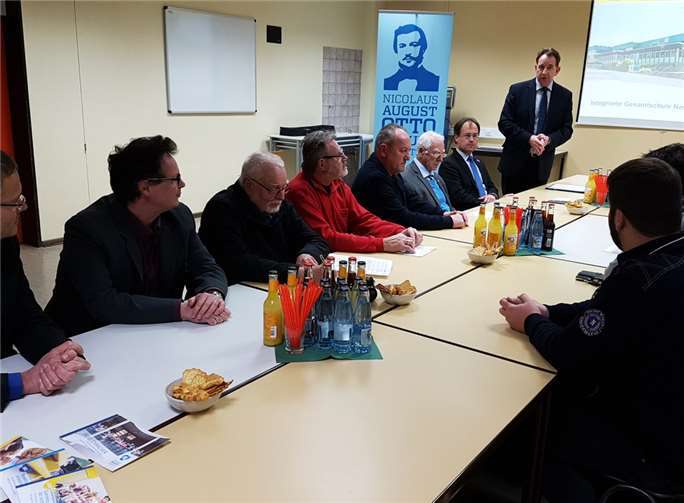 Standortfaktor Schulen: CDU-Kommunalpolitiker besuchten die Nicolaus-August-Otto-Schule in Nastätten. privat