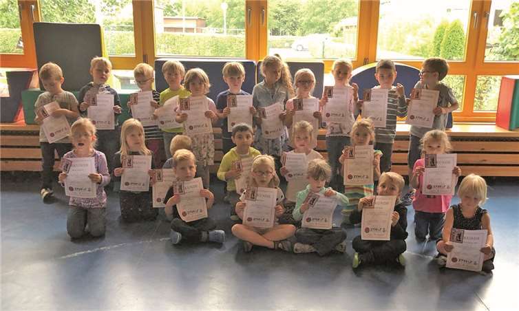 Starke Kids: Zum Abschluss erhielt jeder der kleinen Teilnehmer aus dem Kindergarten St. Johannes Nepomuk eine Urkunde. privat