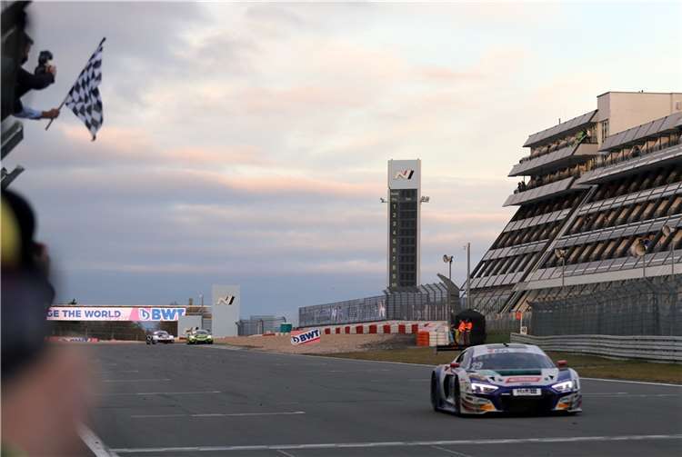 Start- Ziel Sieg für das Team Mies/Feller am Samstag und gleichzeitig holt die Land Mannschaft am Sonntag die Meisterschaft