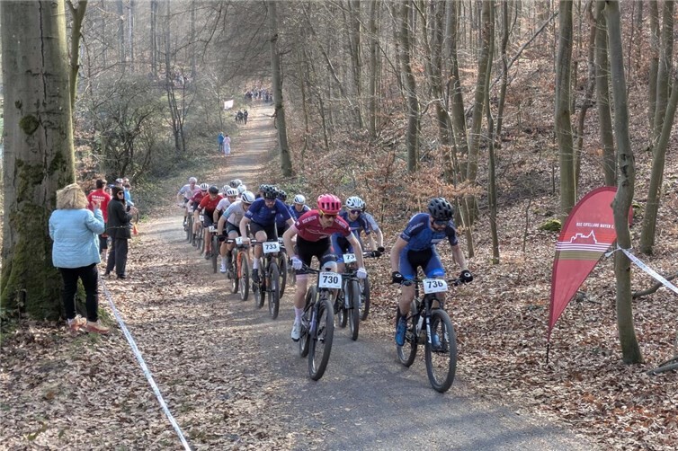 Start der Masters II-Klasse mit RSC-Lokalmatador Lukas Geisbüsch (730) in Kottenheim
