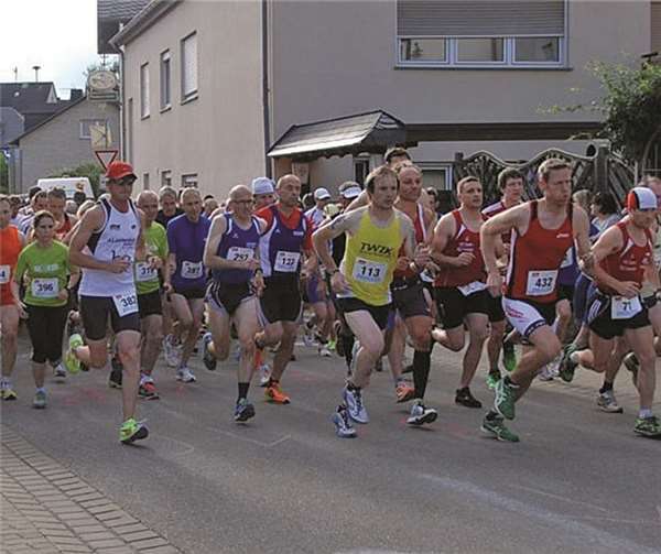 Start des 10km-Laufes.