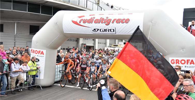 Start des Profi-Rennens Rudi Altig Race
