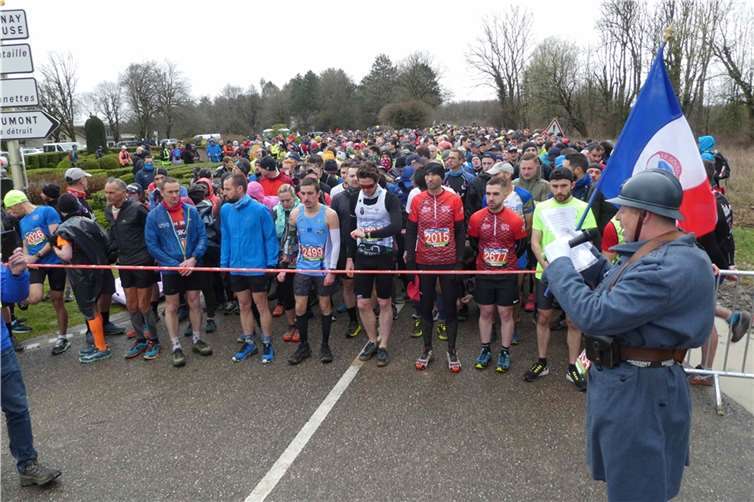 Start zum 15 Kilometer-Friedenslauf. Fotos: privat