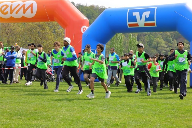 Start zum 2. Ahmadiyya Charity Walk in Koblenz