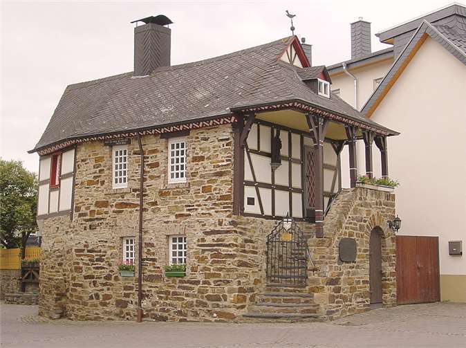 Start zur archäologischen Wanderung am Backeshaus.privat