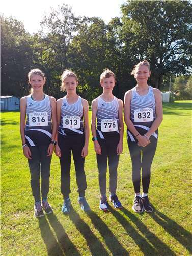 Starteten in Rhede im schwarzen Trikot der Region Südost: Ana Groß, Anna Dücker, Michael Hahn und Katarina Groß. Foto: privat