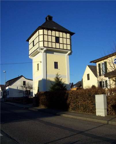 Startpunkt der „LiteraTOUR 2018“ ist am Samstag, 25. August, um 15 Uhr am Wasserturm, dem Wahrzeichen von Großmaischeid.privat