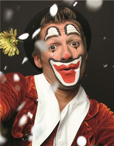 Startrompeter Bruce Kapusta bringt den Saal zum Schunkeln.privat