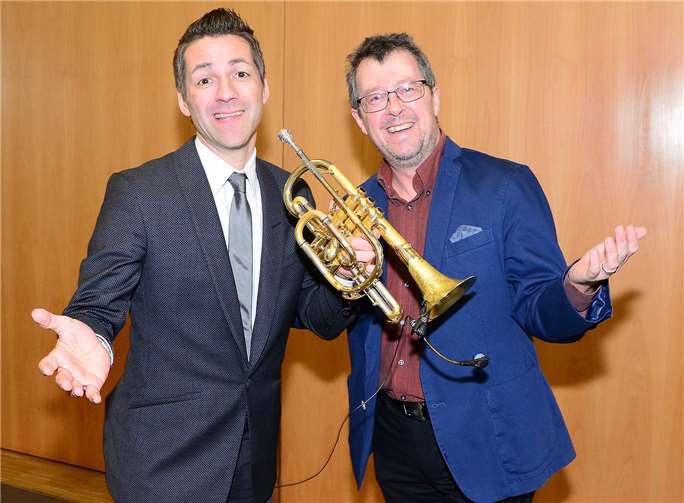 Startrompeter Bruce Kapusta (links) und Veranstalter Thomas Manstein waren bereits vor Beginn des Konzerts in bester Laune.