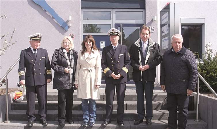 Stationsleiter Peter Heller, Hedi Thelen, MdL, Mechthild Heil, MdB, Leiter der Wasserschutzpolizei Rheinland-Pfalz Helmut Oberle, Innenpolitischer Sprecher der CDU-Landtagsfraktion Matthias Lammert, MdL, Guido Ernst, MdL.privat