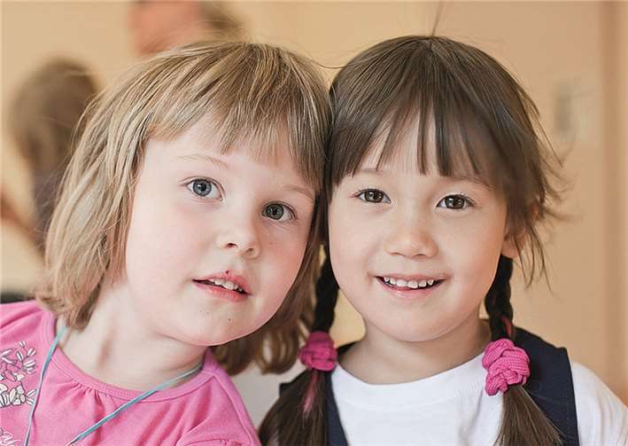 Staunen und Lachen: Erziehungsarbeit mit Freude auf dem neuesten Stand ist das Ziel der Bürgerstiftung Rheinviertel. privat