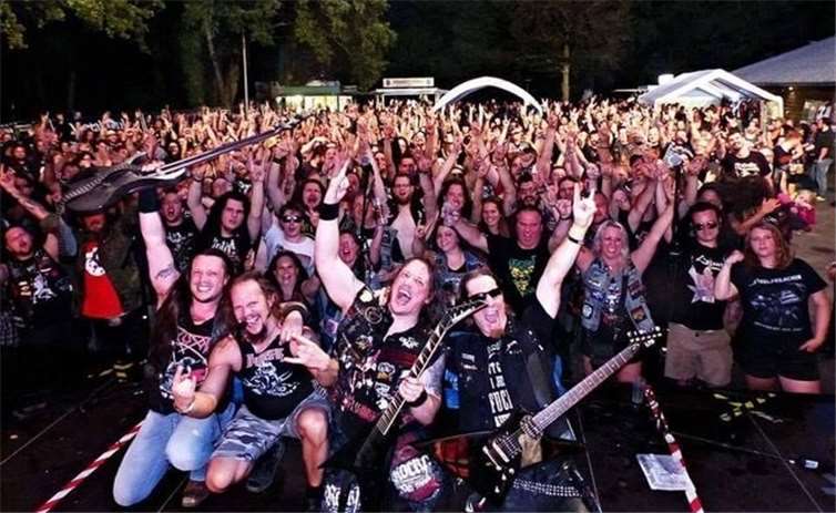 Steelpreacher ist eine von drei Bands, die eine Live-DVD im JUZ Live Club aufnehmen. privat