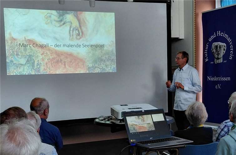 Stefan Becker beim Vortrag.  Foto:Richard Keuler