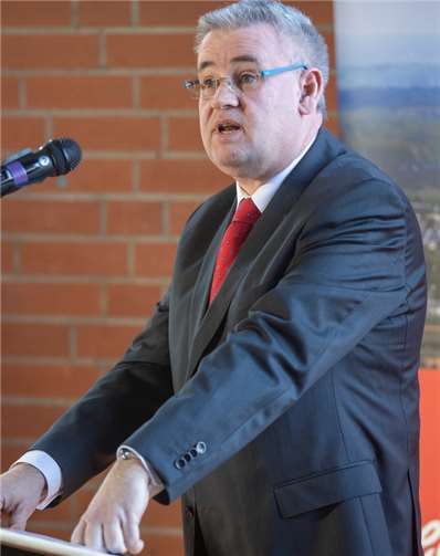 Stefan Fassbender bei seinem Vortrag.