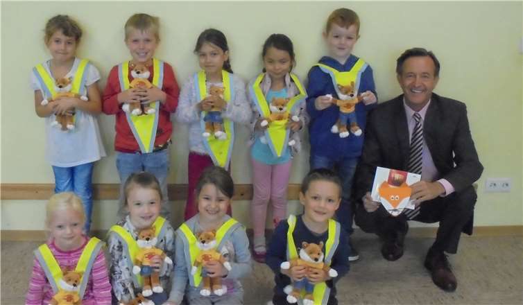 Stefan Frey hatte nicht nur einen Fuchs für die Kinder dabei. privat
