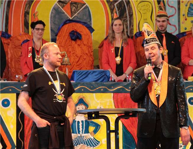 Stefan Gilles und Sitzungspräsident Peter Beisel.