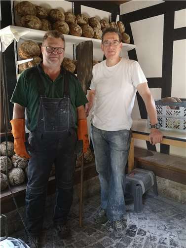 Stefan Graichen und Olaf Schmidt (v.l.n.r.) am „Arbeitsplatz Backes“.Foto: privat