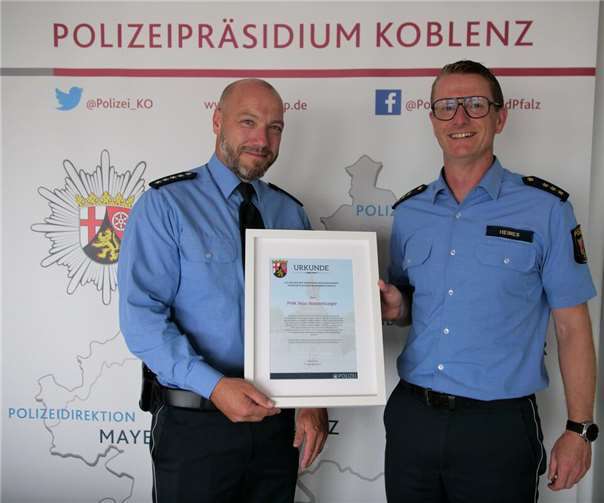 Mutiger Einsatz bringt Täter zu Fall Stefan Heimes gratuliert dem Kollegen Waldenburger