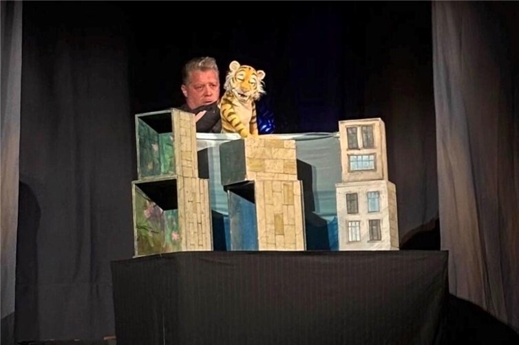 Stefan P. Maatz ließ Herrn Tiger und seine Freunde zum Leben erwachen. 