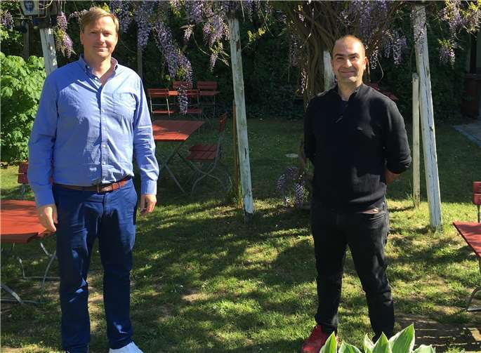 Stefan Pohl (li.) mit Gastronom Engin Polat. Foto: privat