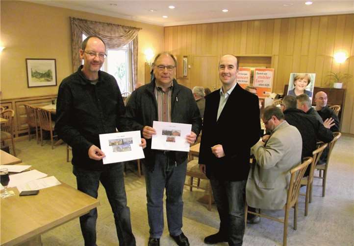 Stefan Schwarz, Heinz Adams und Tino Hackenbruch (v.l.n.r.) bei der Preisverleihung im Gasthof Bergweiler in Kempenich.privat