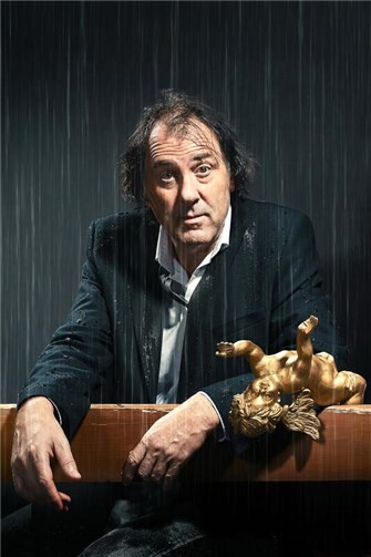 Stefan Waghubinger geht bei der letzten WW-Kabarettnacht auf die Suche nach „Versunkenen Sätzen“