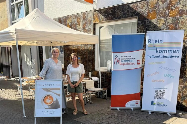 Stefanie Ehlert (Stadt Remagen) l. und Eva Sobotka (Leben und Älterwerden in Remagen mitgestalten).
