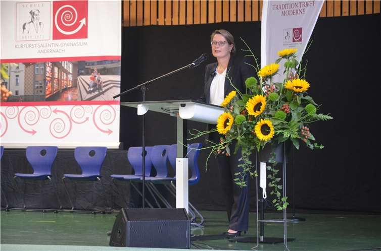 Stefanie Hubig, die Bildungsministerin von Rheinland-Pfalz, bei ihrer Rede.