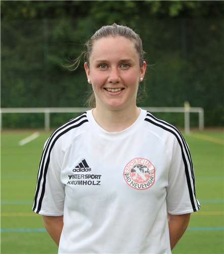 Stefanie Lotzien geht auch bei den Vertragsverlängerungen als Spielführerin voran.Quelle: SC 2013 Bad Neuenahr