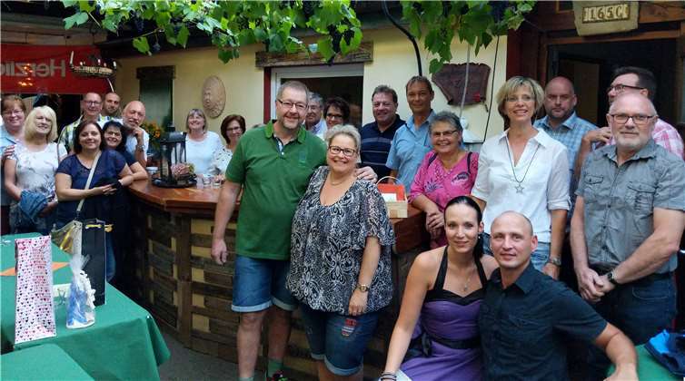 Auch im Sommer aktiv - Besuch bei Freunden Stefanie und Robert Etten im Kreise der Karnevalisten.Privat