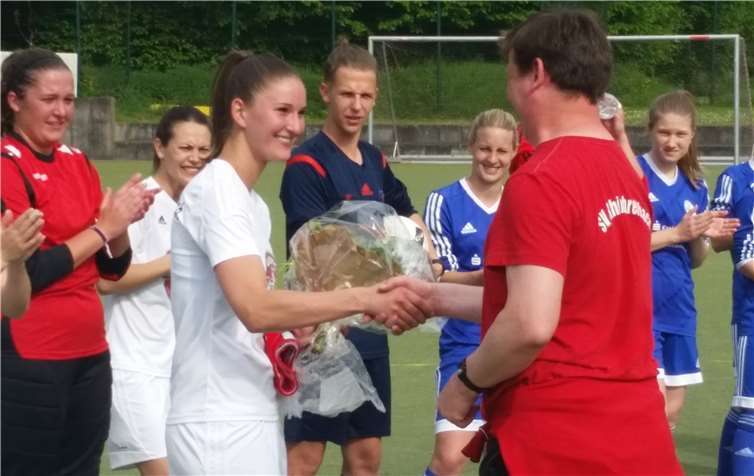 Steffi Monschau hängt ihre Fußballschuhe an den Nagel.privat