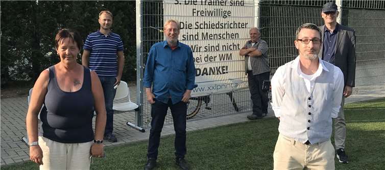 Stehen für gelebtes Ehrenamt: Ludger Banken im Kreise der Vereinsverantwortlichen. Foto: Privat